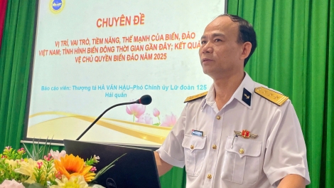 Đưa thông tin chính thống về biển, đảo đến cán bộ, đảng viên cơ sở