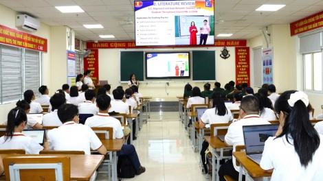 Học tiếng Anh ở Học viện Hải quân: Từ lớp học kỷ luật đến không gian tranh luận mở