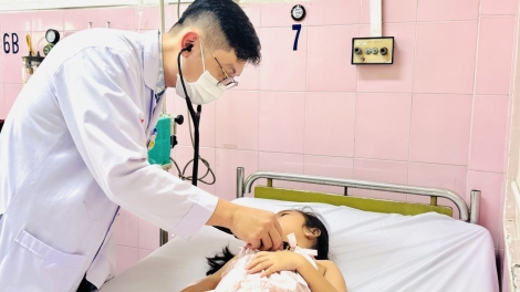 'Thủ phạm' khiến 266 học sinh Bình Quới Tây ngộ độc do bánh flan, canh bắp cải