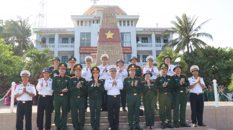 Dấu ấn hải trình Đoàn công tác số 4 nơi đầu sóng Trường Sa, Nhà giàn DK1