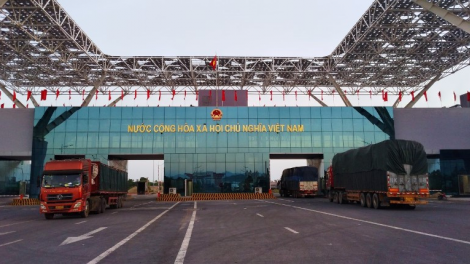 Hải quan cửa khẩu quốc tế Móng Cái tạo điều kiện thuận lợi cho doanh nghiệp