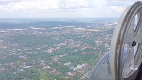 Indonesia tìm thấy mảnh vỡ nghi ngờ của máy bay chở 8 người mất tích