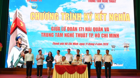 Lữ đoàn 171 phối hợp Trung tâm Nghệ thuật Thành phố Hồ Chí Minh đẩy mạnh tuyên truyền biển, đảo