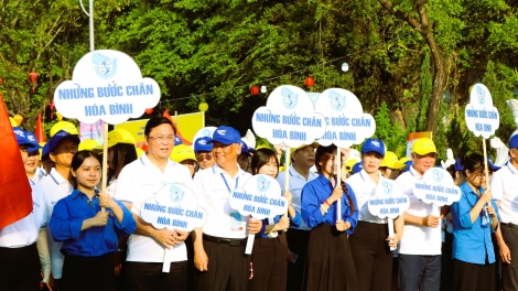 Hơn 600 người đi bộ “Những bước chân hòa bình” ở Đà Nẵng