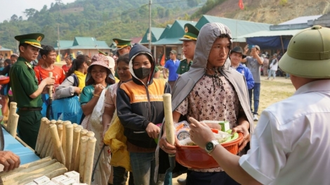 Theo dòng thời sự 14/4/2026