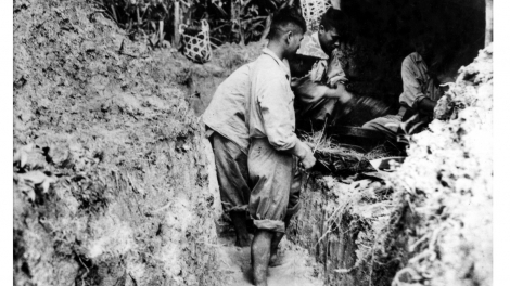 Từ hầm bếp không khói đến khúc khải hoàn dân tộc