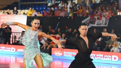 “Cặp đôi vàng” Phan Hiển - Thu Hương từng 3 lần liên tiếp bước lên đỉnh cao Đông Nam Á