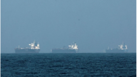 Mỹ chính thức áp đặt lệnh phong tỏa, căng thẳng leo thang tại eo biển Hormuz