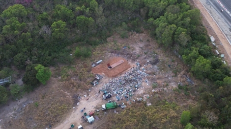 Phát hiện một bãi rác gần khu du lịch ở TP.HCM