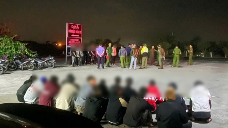 Khởi tố 22 thanh thiếu niên mang bom xăng, dao, rựa đi giải quyết mâu thuẫn