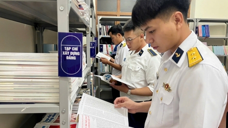 Văn hóa đọc bồi đắp bản lĩnh người lính đảo Vùng 4 Hải quân
