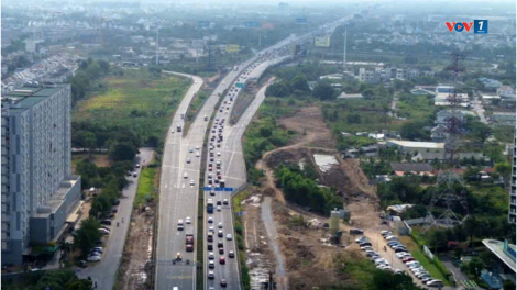 TP.HCM: Cửa ngõ căng thẳng, sân bay ổn định trong ngày đầu nghỉ lễ