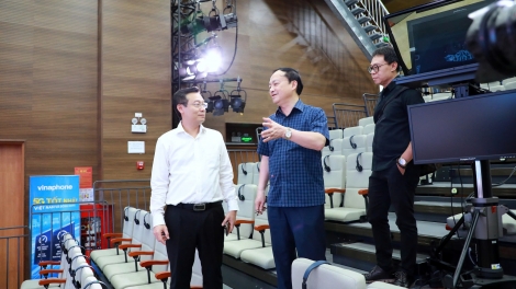 Tổng Giám đốc Đài Tiếng nói Việt Nam thăm và động viên các đội thi Liên hoan Phát thanh toàn quốc