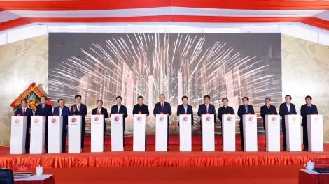 Theo dòng thời sự chiều 1/4/2026