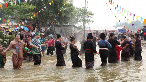 Theo dòng thời sự sáng 27/4/2026