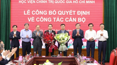 Công bố quyết định bổ nhiệm Trợ lý và Thư ký của Giám đốc Học viện Chính trị quốc gia Hồ Chí Minh