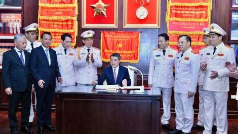 Thời sự 18h 18/4/2026: Thủ tướng Lê Minh Hưng dự lễ kỷ niệm 80 năm Cảnh sát hình sự