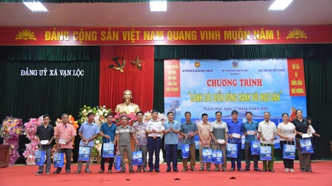 Tăng cường gắn kết quân – dân qua chương trình đồng hành với ngư dân tại Thanh Hóa