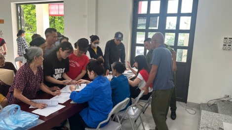 Niềm vui vỡ oà khi hàng chục triệu người dân nhận quà dịp Tết Độc lập 