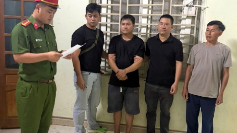 Lai Châu triệt phá đường dây làm giả giấy tờ xuyên quốc gia, thu giữ gần 10.000 tài liệu giả