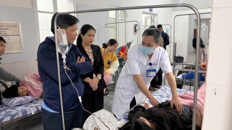 Xét nghiệm mẫu thực phẩm để làm rõ nguyên nhân vụ ngộ độc tại tỉnh Quảng Trị