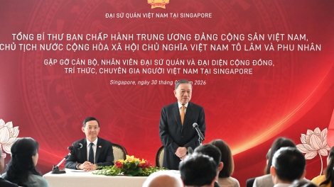 Tổng Bí thư, Chủ tịch nước và Phu nhân gặp gỡ cộng đồng người Việt tại Singapore