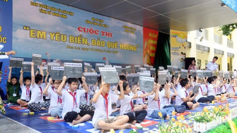 Học sinh Ninh Bình hào hứng với cuộc thi ý nghĩa về biển đảo