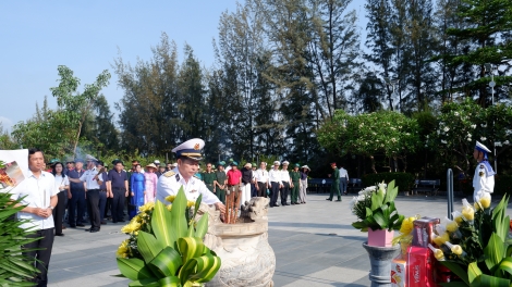Thiêng liêng Lễ dâng hương, tưởng niệm các Anh hùng liệt sĩ Gạc Ma
