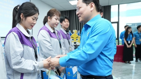 Công đoàn Việt Nam dành 100 tỉ đồng hỗ trợ người lao động mắc bệnh hiểm nghèo