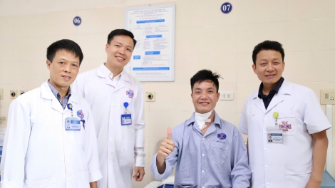 Xử lý kịp thời ung thư lưỡi kết hợp tạo hình thẩm mỹ bằng kỹ thuật vi phẫu cho người bệnh