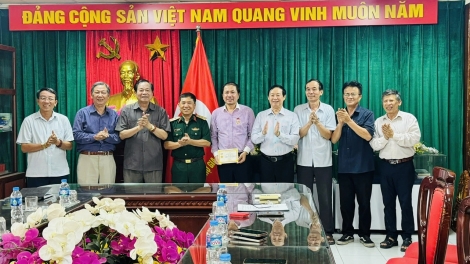 Vinh danh tổ chức, cá nhân có nhiều đóng góp trong công tác tri ân liệt sĩ