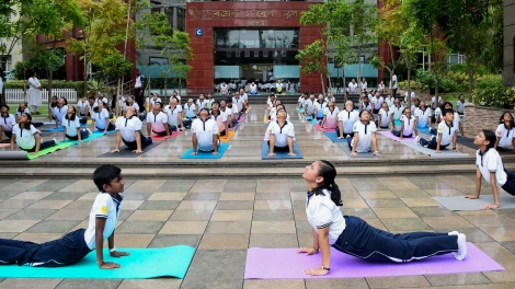 Ngày Yoga quốc tế lần thứ 12: “Yoga cho tuổi già khỏe mạnh”