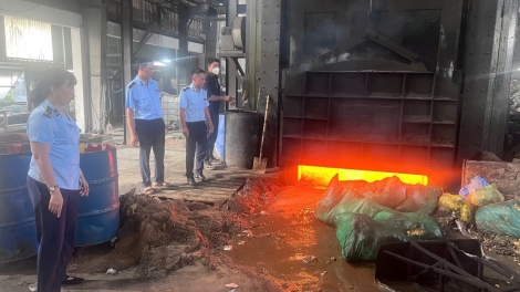 Phát hiện, xử lý kịp thời hơn 2 tấn tóp mỡ động vật không rõ nguồn gốc xuất xứ