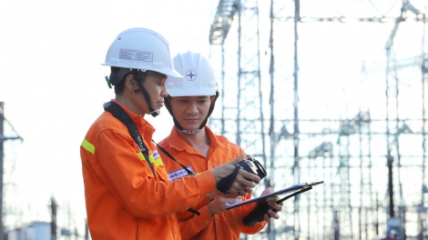 Sẵn sàng cao điểm nắng nóng từ 21-26/6: EVNNPT tập trung giữ vững an ninh truyền tải điện Quốc gia
