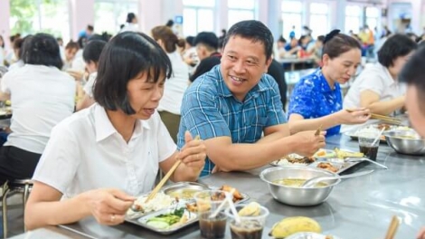 Chăm lo đời sống người lao động: doanh nghiệp dệt may vững vàng trước biến động