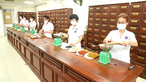 Vì sao thuốc y học cổ truyền chỉ chiếm 5,42% tổng chi thuốc BHYT?