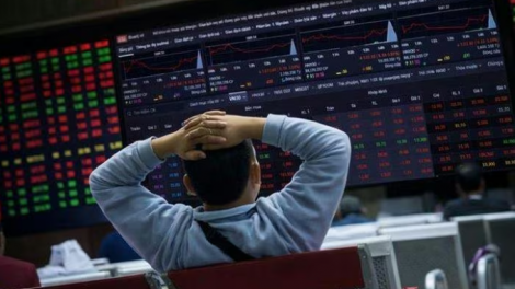 Áp lực bán mạnh trên diện rộng kéo VN-Index giảm sâu phiên chiều qua