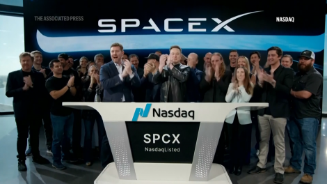 SpaceX tạo cơn địa chấn trên Phố Wall với màn IPO lịch sử