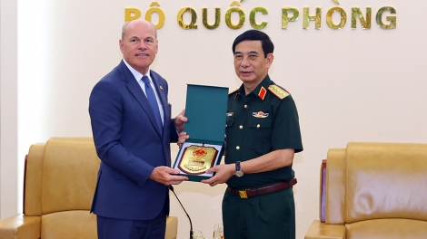 Đại tướng Phan Văn Giang tiếp Đại sứ Đặc mệnh toàn quyền Ca-na-đa tại Việt Nam
