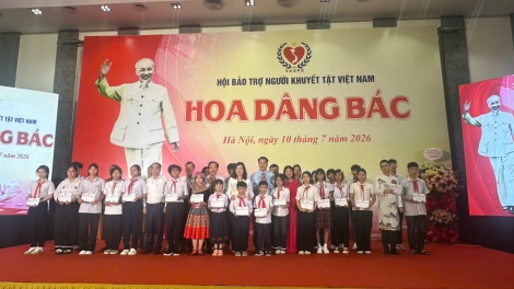 170 trẻ mồ côi, trẻ bị bỏ rơi dự Chương trình "Hoa dâng Bác"
