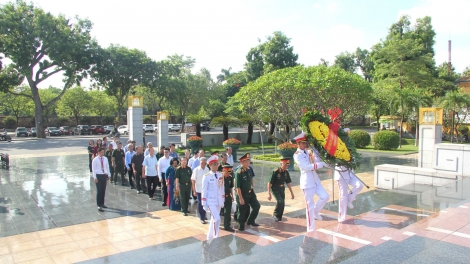 Nỗ lực đính chính thông tin bia mộ để đưa các Anh hùng Liệt sĩ trở về