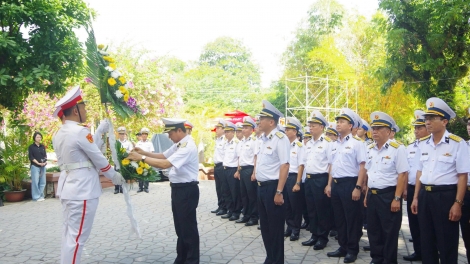 Vùng 2 Hải quân tiếp nối truyền thống “Uống nước nhớ nguồn”