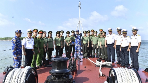 Vùng 2 Hải quân và Công an TP. Hồ Chí Minh phối hợp thực hiện nhiệm vụ quốc phòng, an ninh