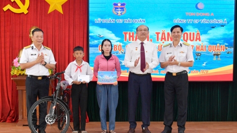 Lữ đoàn 167: Chung tay chăm lo quân nhân và con ngư dân có hoàn cảnh khó khăn