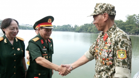  Lễ lấy nước Hồ Gươm tri ân các anh hùng liệt sĩ  trên sông Thạch Hãn, Quảng Trị