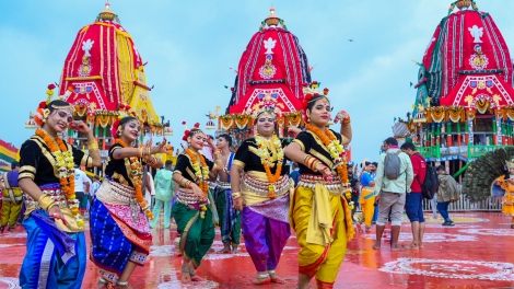 Hàng triệu người dự Lễ hội rước xe thánh Rath Yatra lớn nhất Ấn Độ