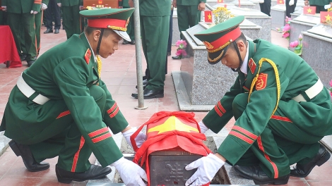 Lặng thầm hành trình đưa đồng đội từ hang Đá Sập trở về