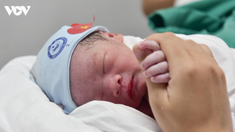 Thời sự 18h 16/7/2026: Bộ Y tế đề xuất cho các địa phương tự quyết mức hỗ trợ hàng tháng cho trẻ