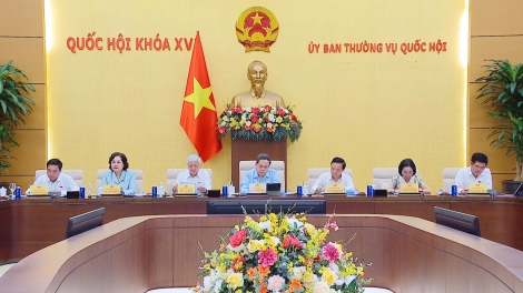 Chủ tịch Quốc hội: Tiếp tục lấy hoàn thiện thể chế là nhiệm vụ trọng tâm
