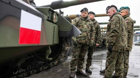 Ba Lan bác bỏ việc triển khai quân đội ở Ukraine
